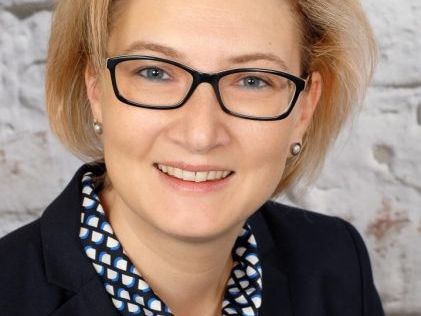 Frau Manuela Merthan